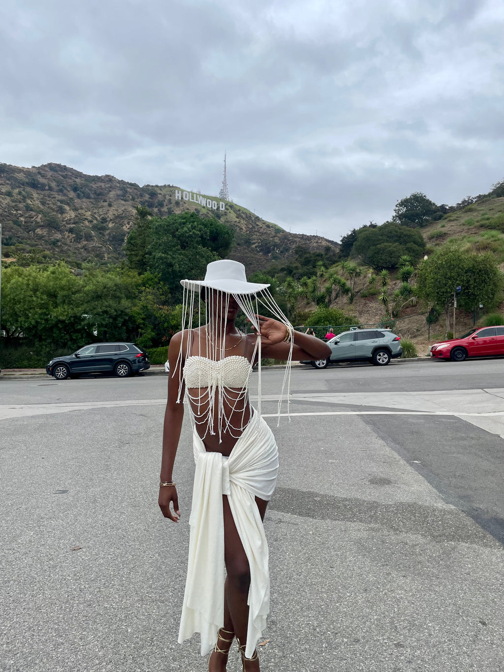 TILAYO Beaded bralette & hat