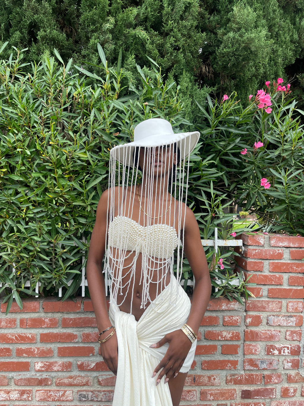 TILAYO Beaded bralette & hat