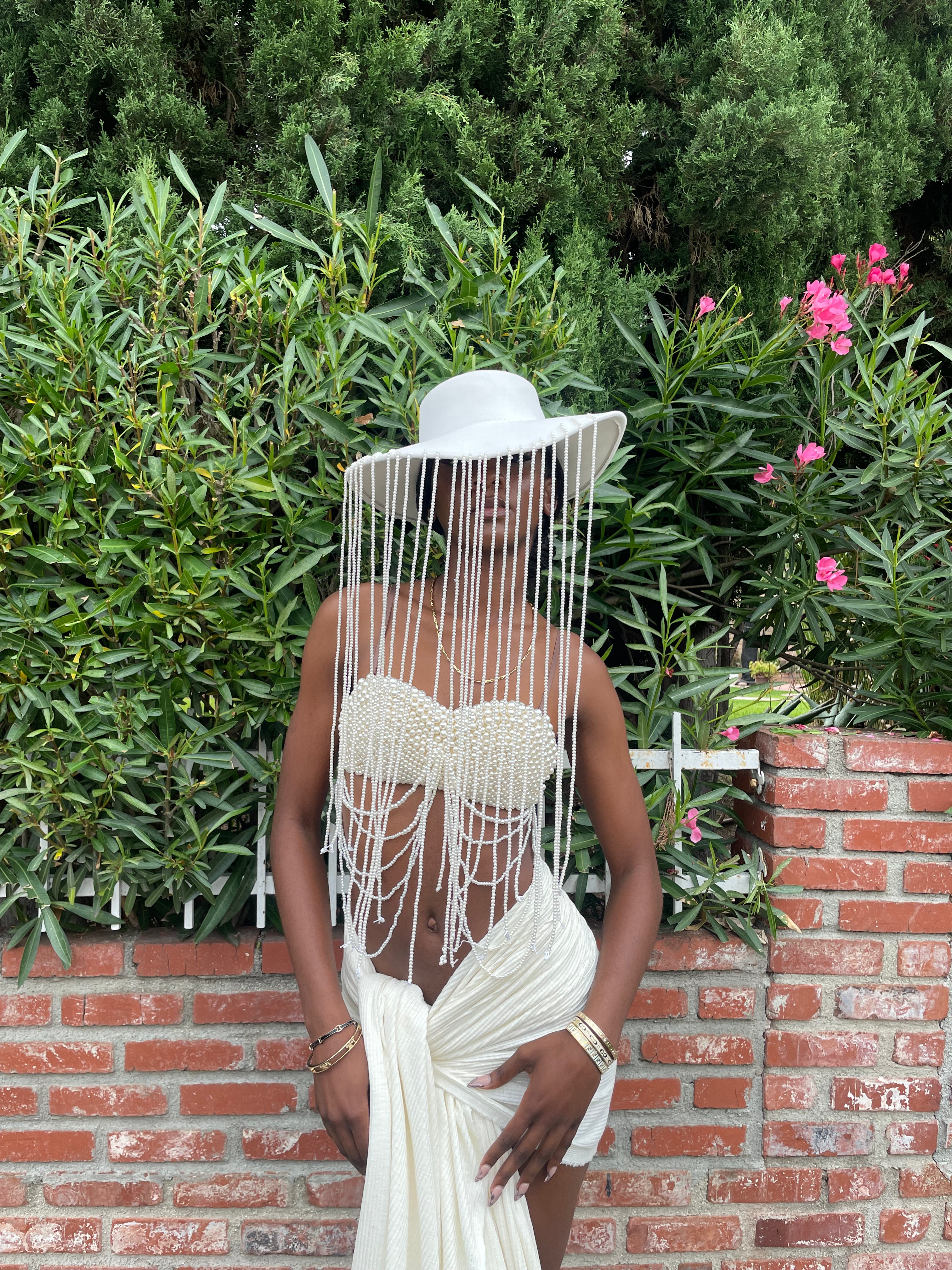 TILAYO Beaded bralette & hat
